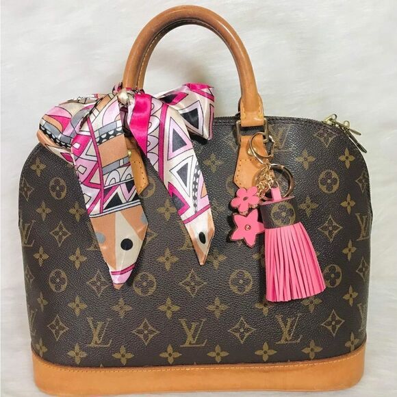 Tassel Charm PINK  - Picture 2 of 3